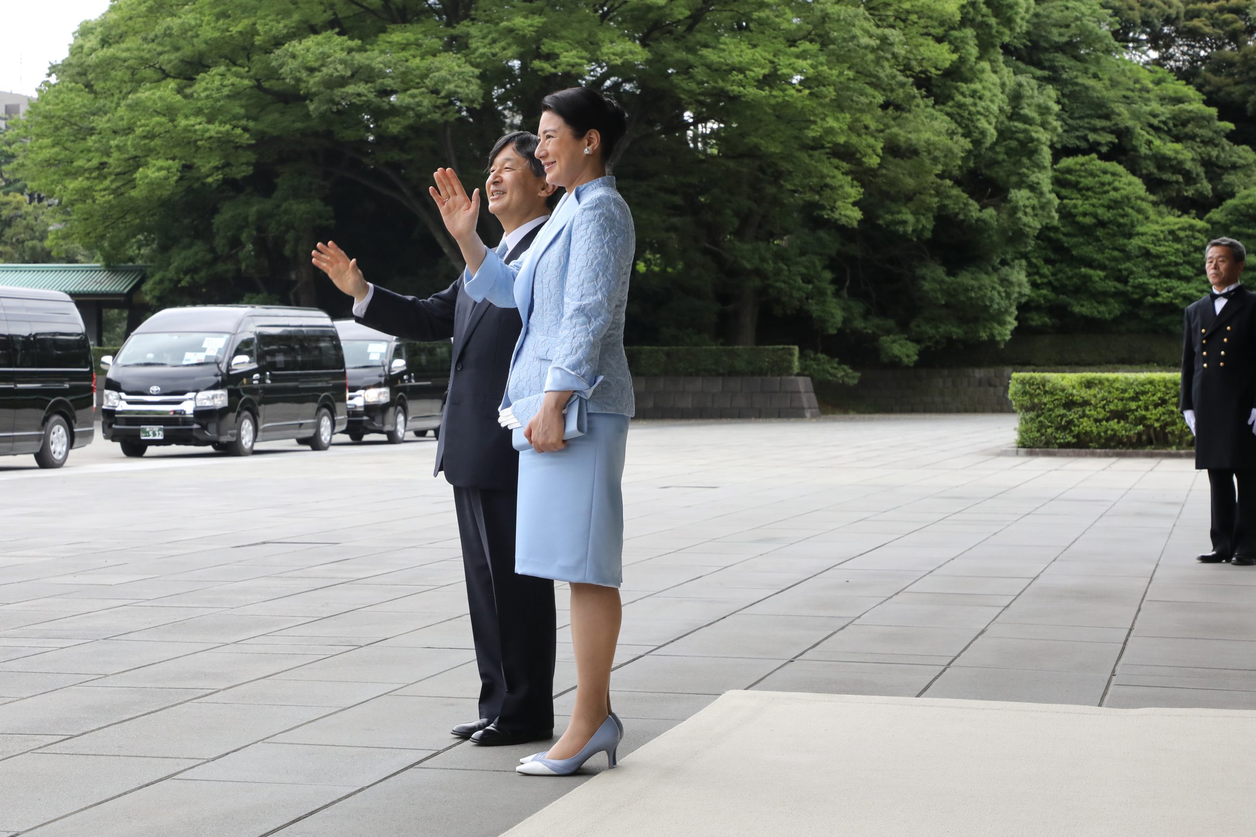 Emperor, Empress To Visit Typhoon-hit Areas On Thursday｜Arab News Japan