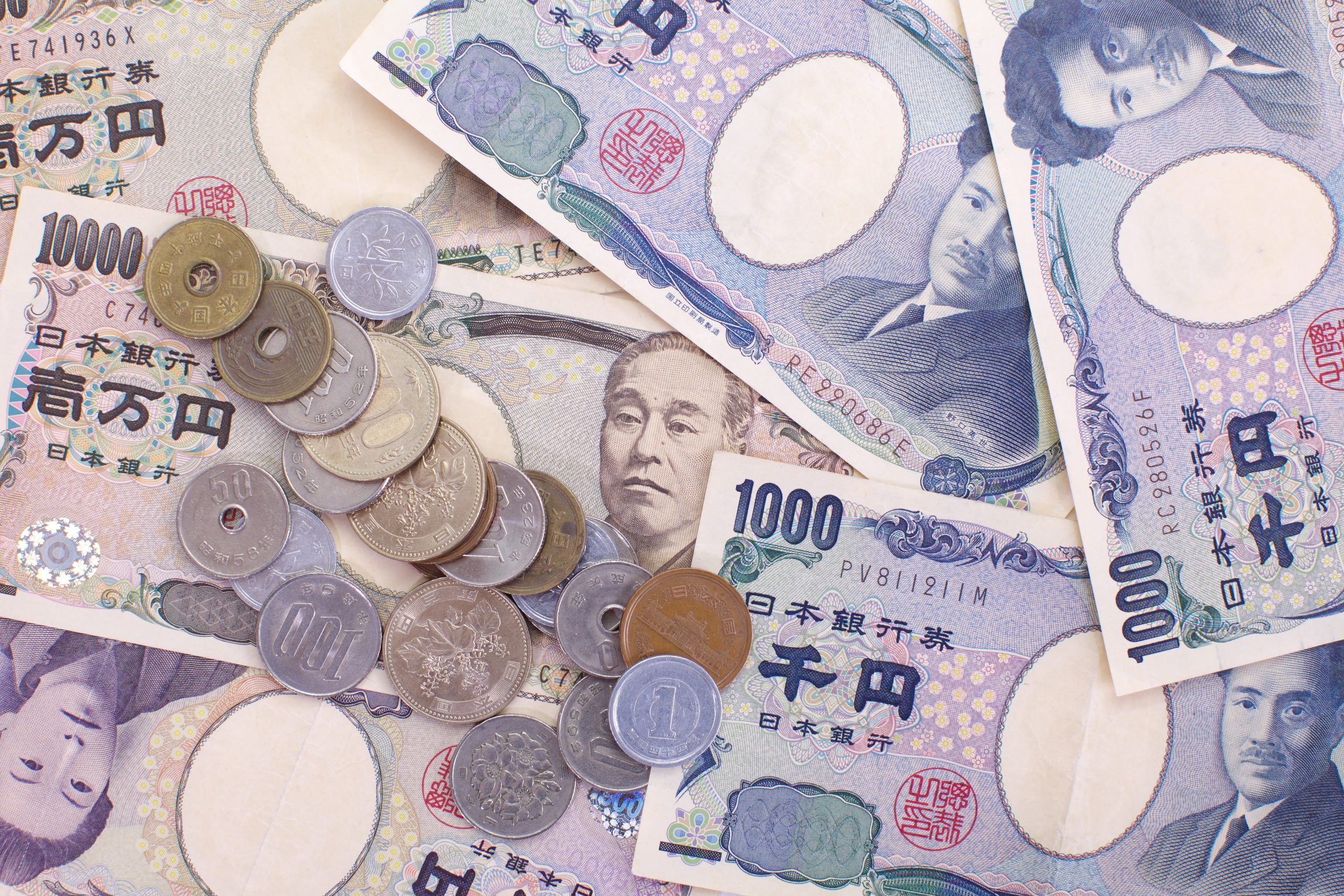 Japan household spending falls, but year-end outlook is promising｜Arab ...