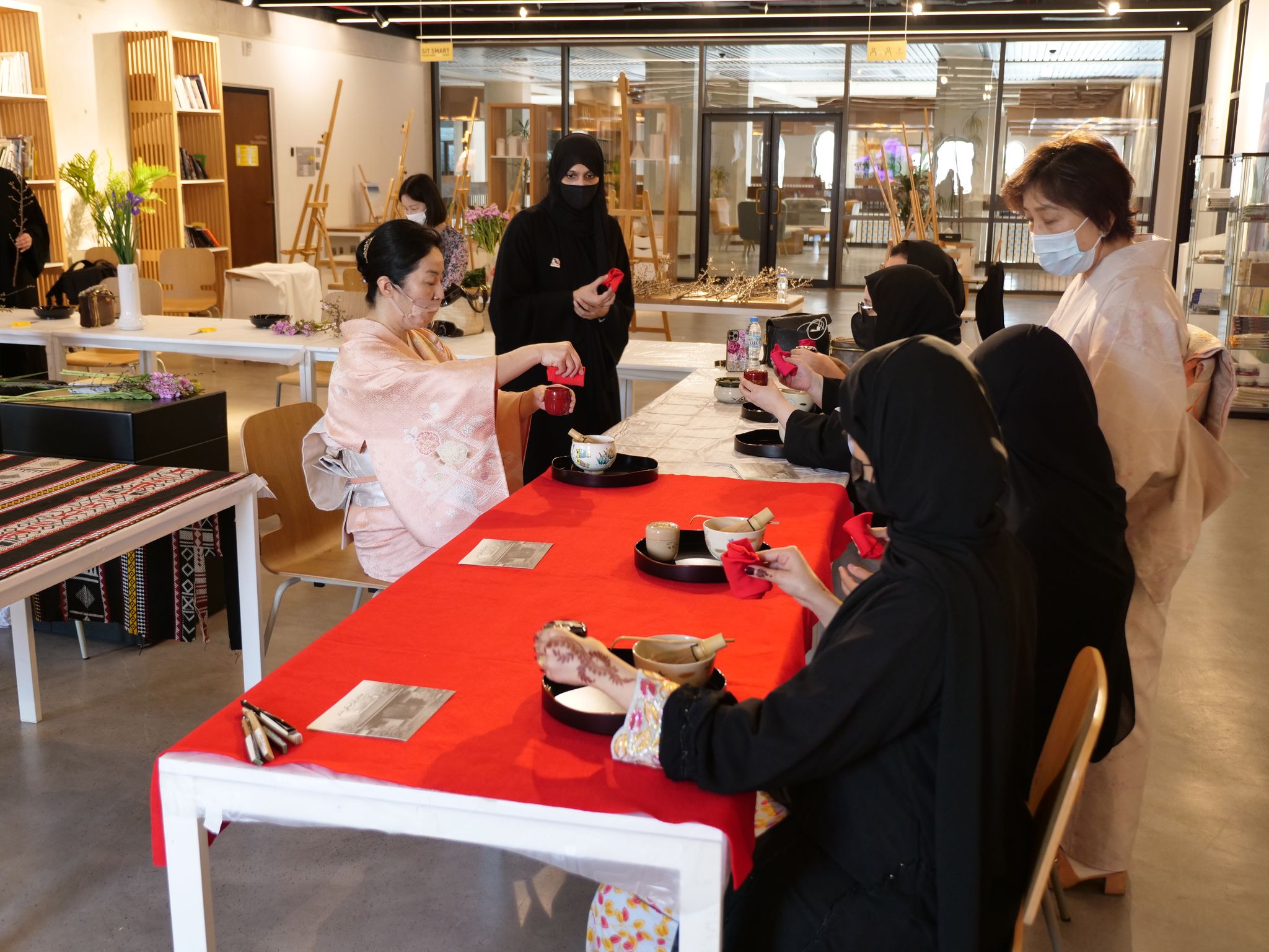 Ikebana and Chado workshop held in Abu Dhabi｜Arab News Japan