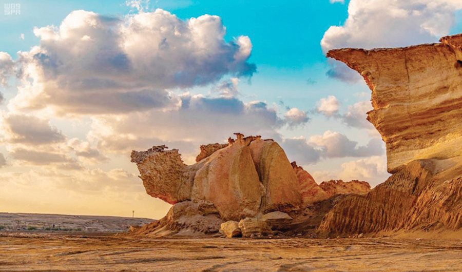1万5000年前の秘密を持つサウジアラビアの「自然の彫刻」｜ARAB NEWS