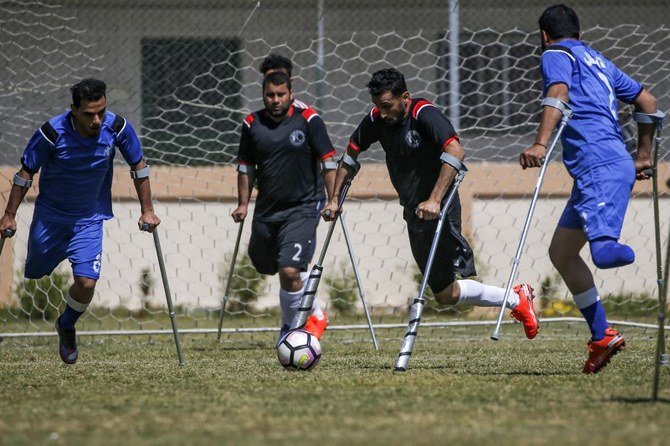 ガザでは 足を失っても 英雄 的なサッカー選手は挫折しない Arab News